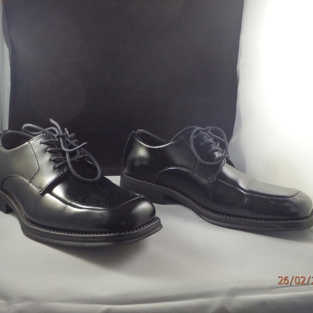 Kenneth Cole Dress Shoes 7M/9W